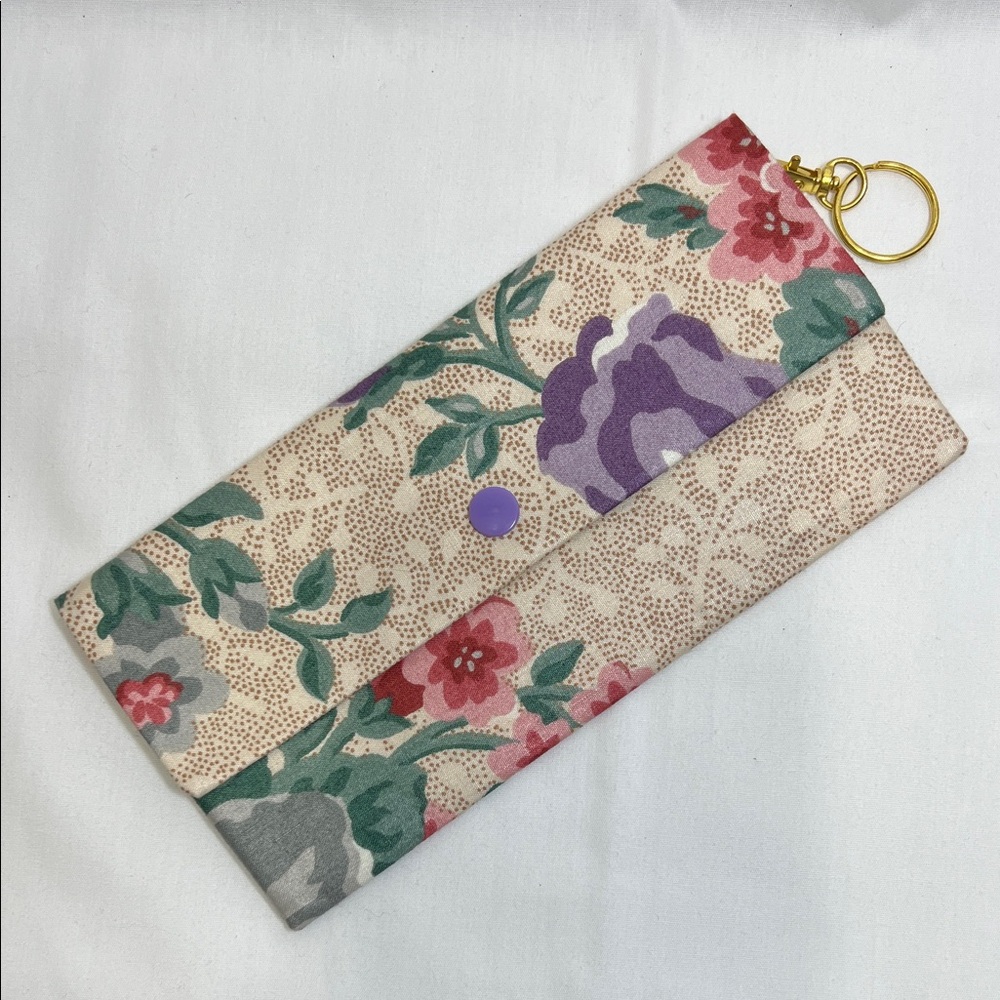 Handmade Vintage Floral Cream Clutch with Gold Key Ring